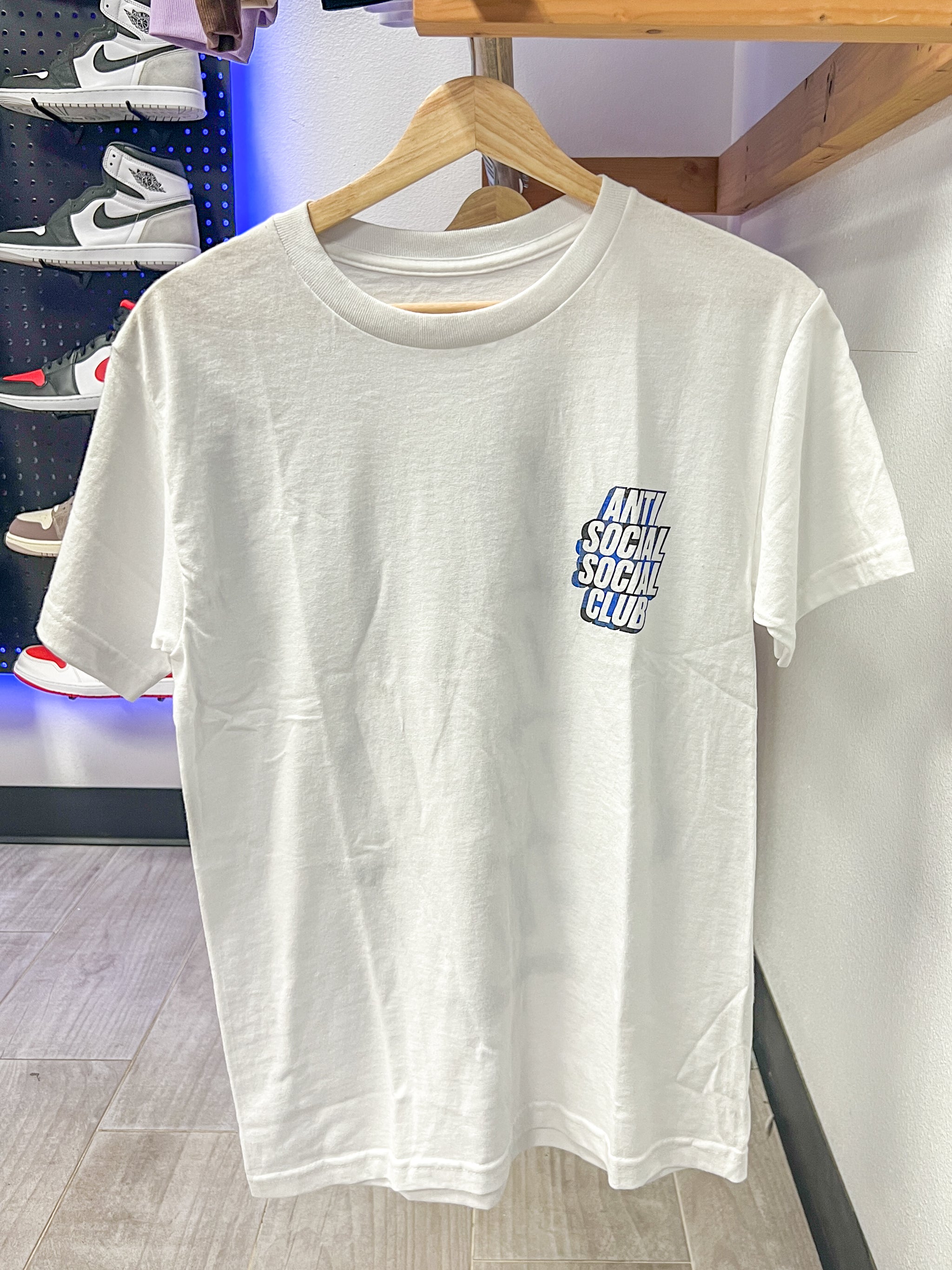 ANTI SOCIAL SOCIAL CLUB TEE WHITE BLUE LOGO